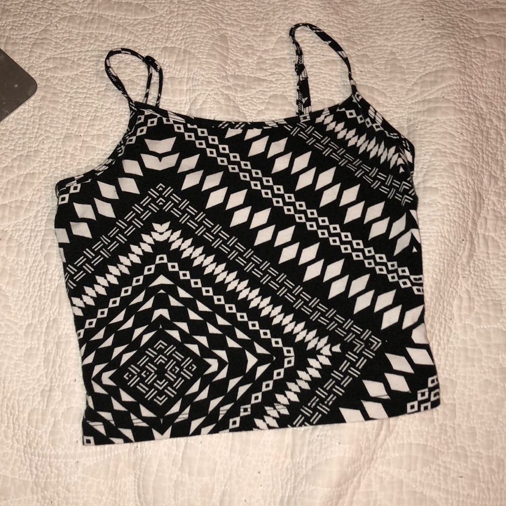Patterned tank